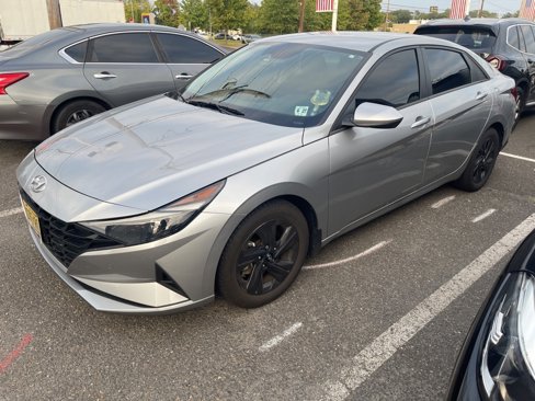Used 2023 Hyundai Elantra SEL image 2