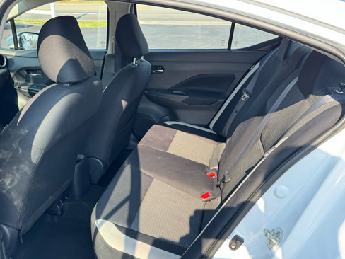 Used 2022 Nissan Versa SV image 16