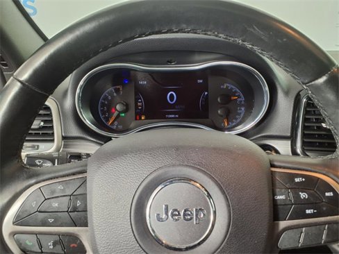Used 2019 Jeep Grand Cherokee Altitude image 23
