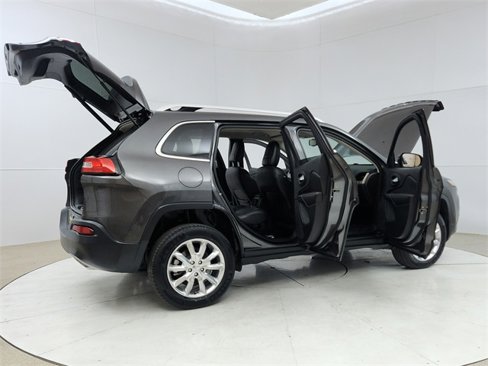 Used 2016 Jeep Cherokee Limited w/ Luxury Group image 12