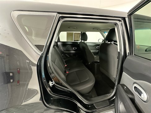 Used 2018 Kia Soul image 23