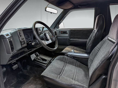 Used 1989 Chevrolet S10 Pickup 4WD image 9
