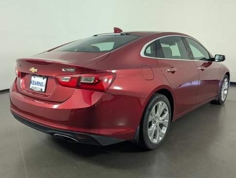 Used 2017 Chevrolet Malibu Premier w/ Driver Confidence Package image 7