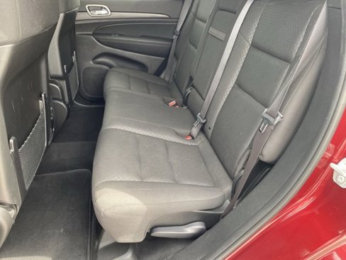 Used 2021 Jeep Grand Cherokee Laredo image 31