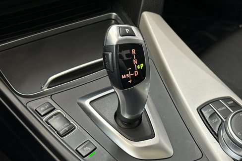 Used 2017 BMW 320i Sedan image 17