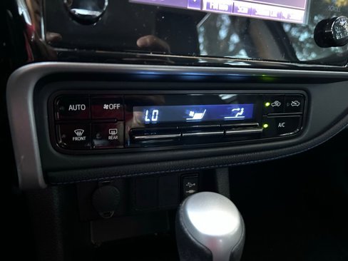 Used 2019 Toyota Corolla SE image 25