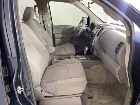 Used 2017 Nissan Frontier SV image 38