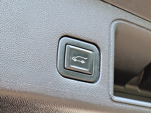 Certified 2022 GMC Terrain SLE w/ Driver Convenience Package image 29