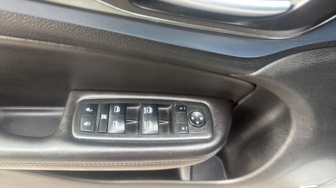 Used 2015 Chrysler 200 S w/ Navigation & Sound Group I image 15