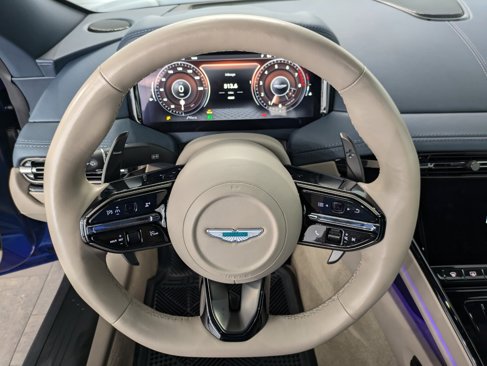 Used 2024 Aston Martin DB12 Convertible image 11