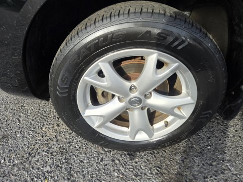 Used 2009 Nissan Rogue SL w/ Premium Pkg image 16