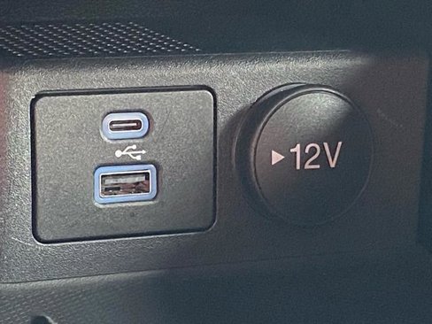Certified 2022 Ford Escape SE w/ Cold Weather Package image 17