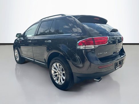Used 2013 Lincoln MKX FWD image 6