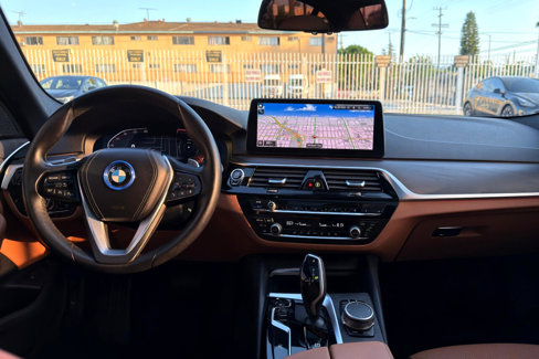 Used 2022 BMW 530i w/ Convenience Package image 11