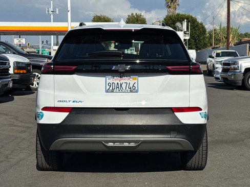 Used 2022 Chevrolet Bolt EUV LT w/ Convenience Package image 6