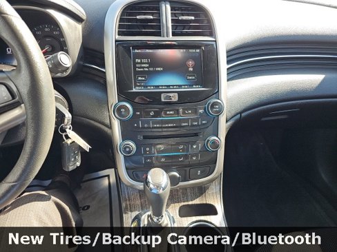 Used 2015 Chevrolet Malibu LT w/ Power Convenience Package image 16