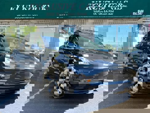 Used 2018 Tesla Model 3 Long Range image 1