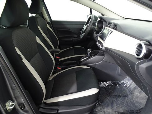 Used 2020 Nissan Versa SV image 8