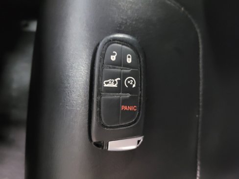 Used 2019 Jeep Cherokee Latitude Plus w/ Comfort/Convenience Group image 32