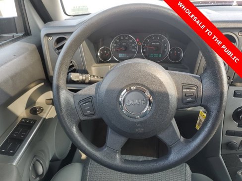 Used 2007 Jeep Commander Sport image 16