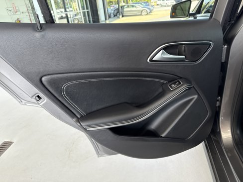 Used 2015 Mercedes-Benz GLA 250 4MATIC image 28