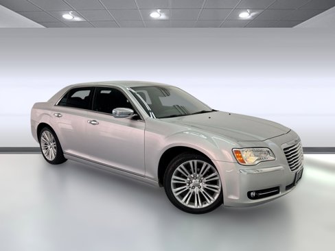 Used 2011 Chrysler 300 Limited image 6
