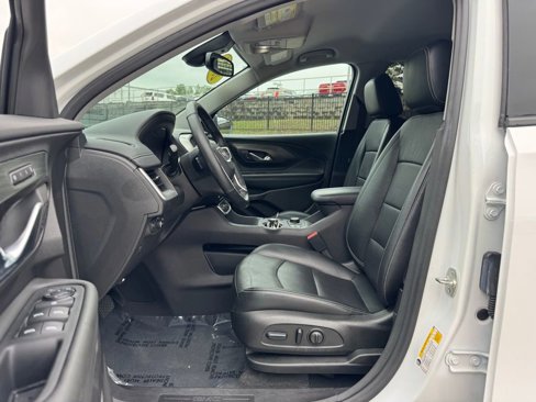 Used 2024 GMC Terrain SLT image 23