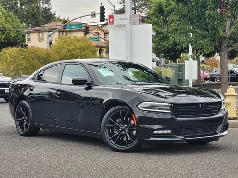 Used 2016 Dodge Charger R/T w/ Plus Group image 2