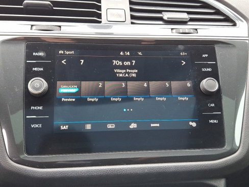 Certified 2019 Volkswagen Tiguan SE w/ Panoramic Sunroof Package image 23