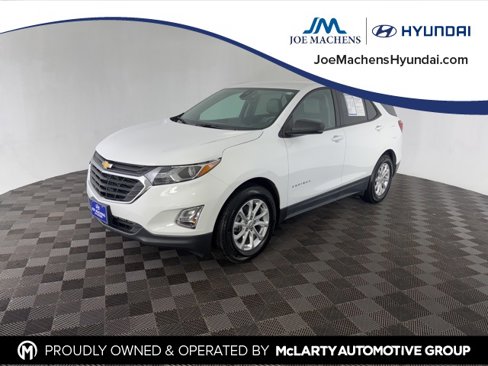 Used 2020 Chevrolet Equinox LS w/ LS Convenience Package image 3