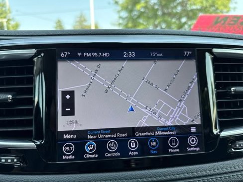 Used 2020 Chrysler Pacifica Limited image 26