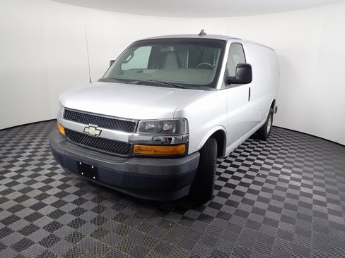 Used 2018 Chevrolet Express 2500 image 5