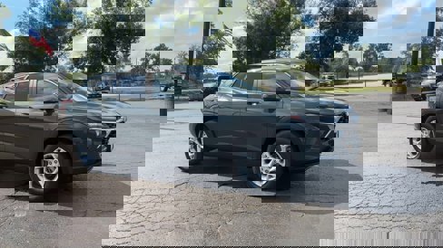 New 2025 Chevrolet Trax LS w/ LS Convenience Package image 2