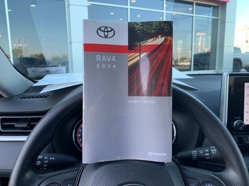 Used 2024 Toyota RAV4 LE image 11