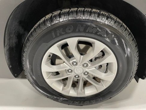 Used 2019 Hyundai Santa Fe SE image 13