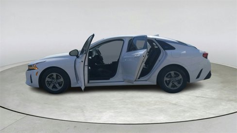 Used 2021 Kia K5 LXS image 11