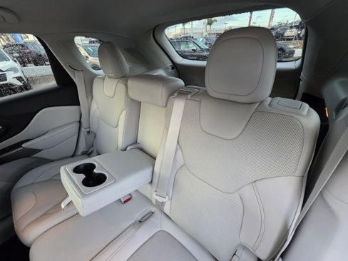 Used 2020 Jeep Cherokee Limited w/ Technology Group image 18