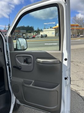 Used 2001 Chevrolet Express 3500 image 18