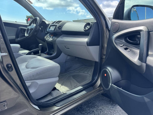 Used 2011 Toyota RAV4 Limited image 39