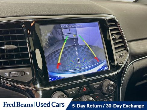 Used 2019 Jeep Grand Cherokee Limited image 16