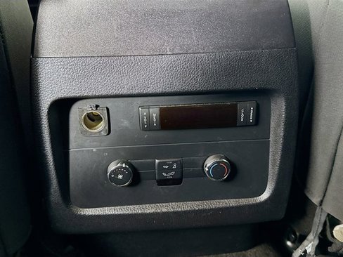 Used 2017 Ford Expedition XLT image 28