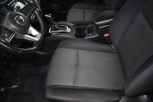 Used 2017 Nissan Rogue SV image 16