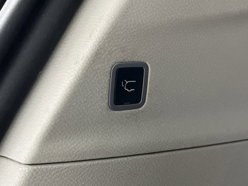 Certified 2019 Chrysler Pacifica Touring Plus w/ Cold Weather Group image 16
