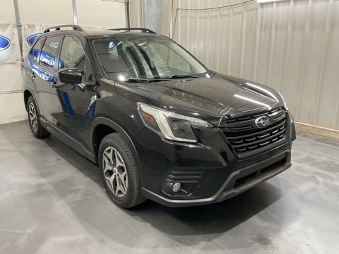 Used 2022 Subaru Forester Premium image 1