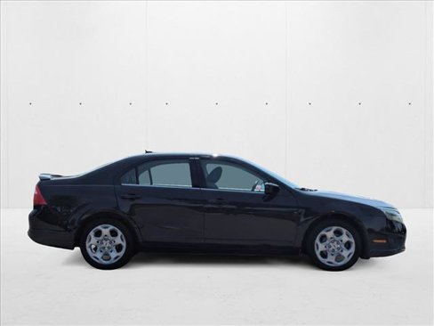 Used 2010 Ford Fusion SE image 4