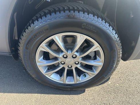 Used 2020 Jeep Cherokee Latitude Plus image 22