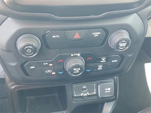 Used 2020 Jeep Renegade Altitude image 20