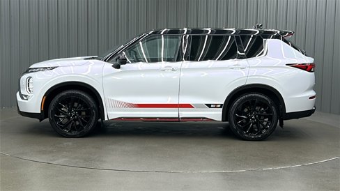 Used 2024 Mitsubishi Outlander Ralliart image 2