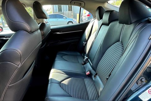 Used 2019 Toyota Camry SE image 18