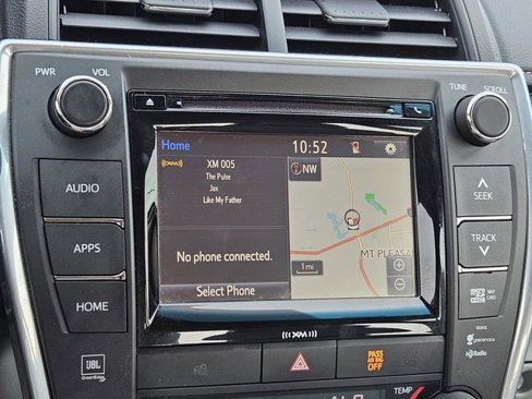Used 2017 Toyota Camry XLE image 20